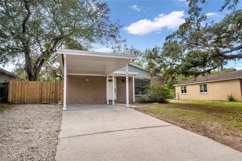 2816 W SHELTON AVENUE TAMPA, FL 33611