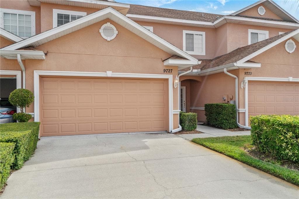 9727 TAYLOR ROSE LANE SEMINOLE, FL 33777