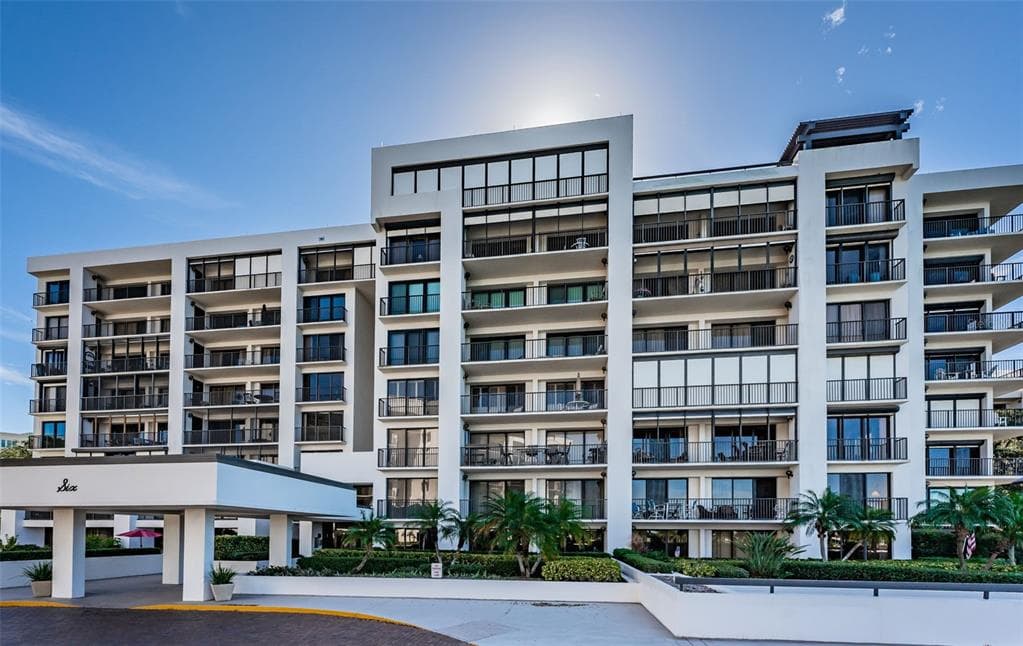 6 BELLEVIEW BOULEVARD UNIT 306 BELLEAIR, FL 33756