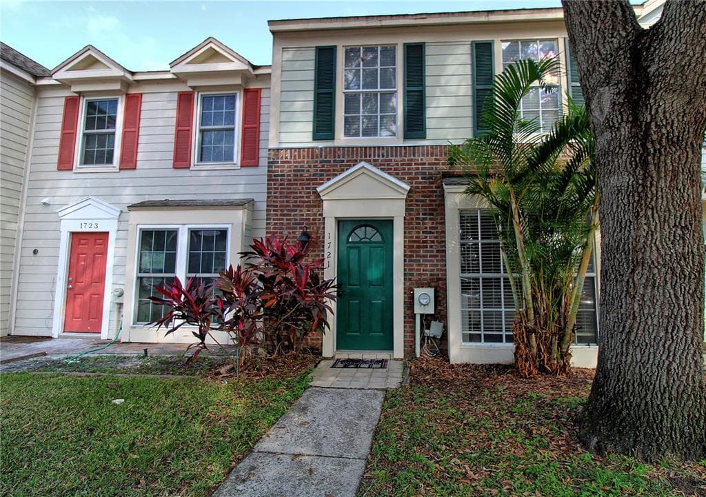 1721 MILL RUN CIRCLE TAMPA, FL 33613