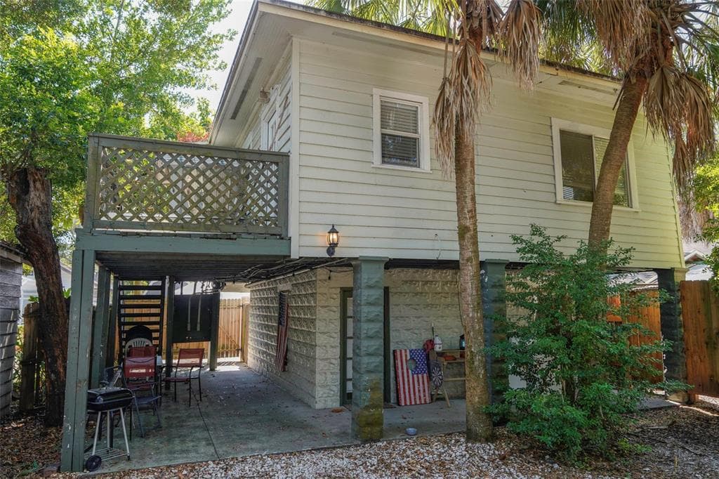 1044 22ND AVENUE N ST PETERSBURG, FL 33704
