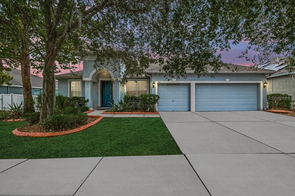 512 ARCH RIDGE LOOP SEFFNER, FL 33584