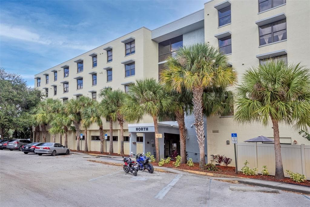 701 S MADISON AVENUE UNIT 111 CLEARWATER, FL 33756