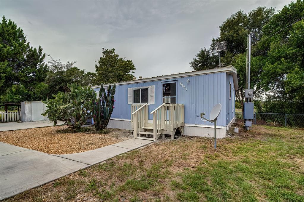 8231 NORMANDY DRIVE WEEKI WACHEE, FL 34613