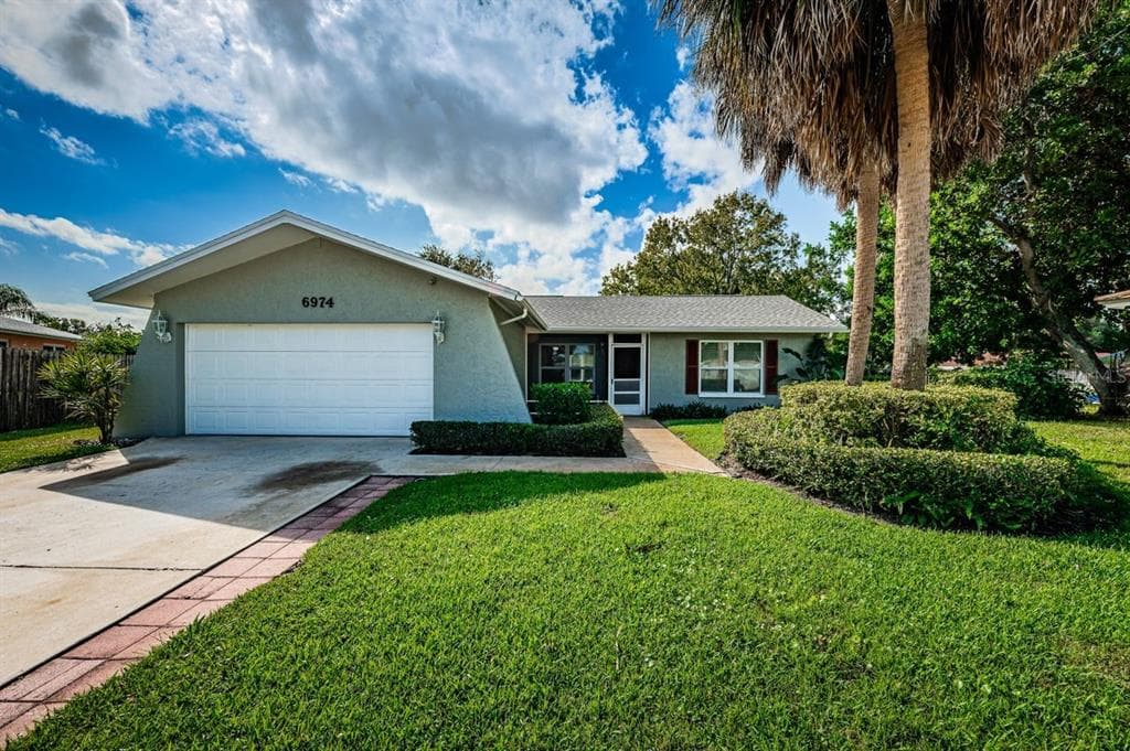 6974 ABERFELDY AVENUE N ST PETERSBURG, FL 33709