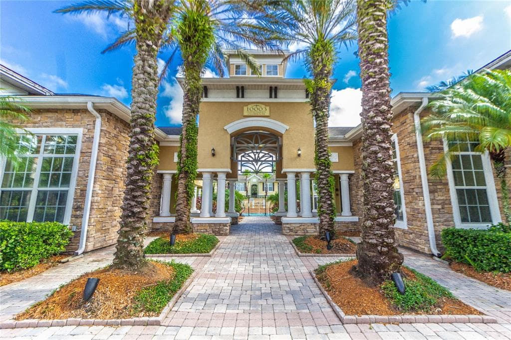10201 COURTNEY PALMS BOULEVARD UNIT 304 TAMPA, FL 33619