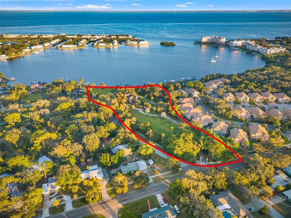 5030 SUNRISE DRIVE S ST PETERSBURG, FL 33705