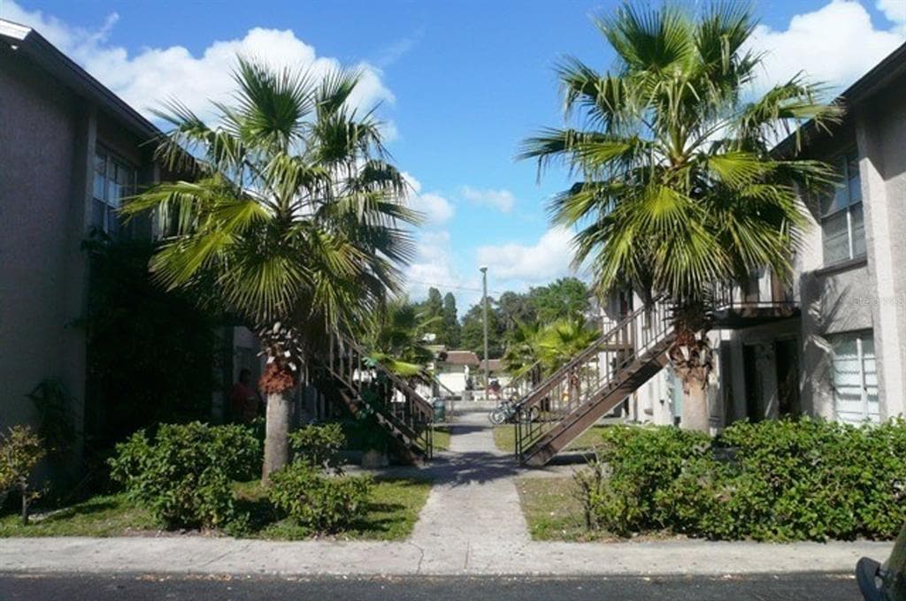 1311 BAYWATCH LOOP UNIT 104 TAMPA, FL 33612