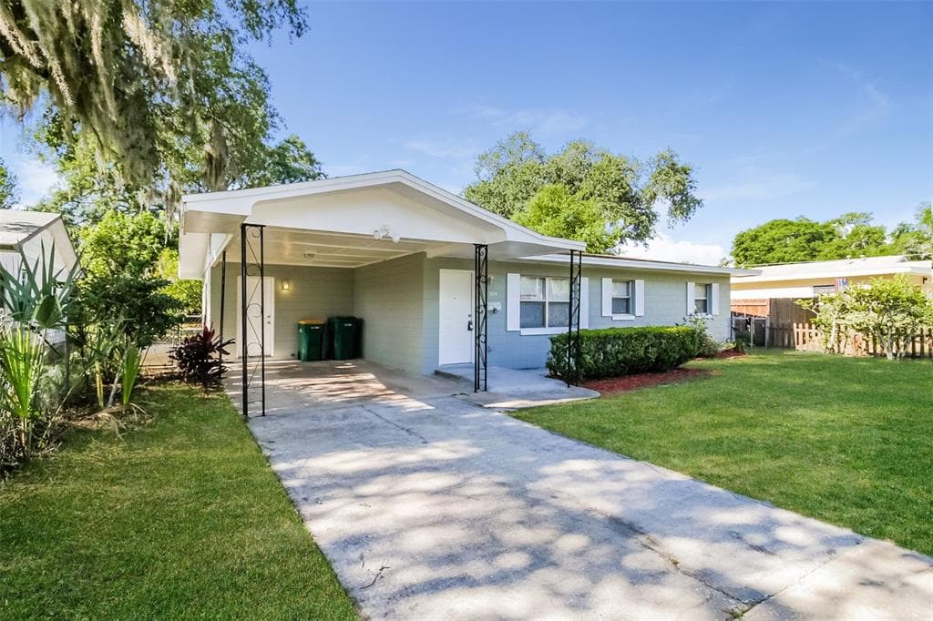 504 E HAZZARD AVENUE EUSTIS, FL 32726