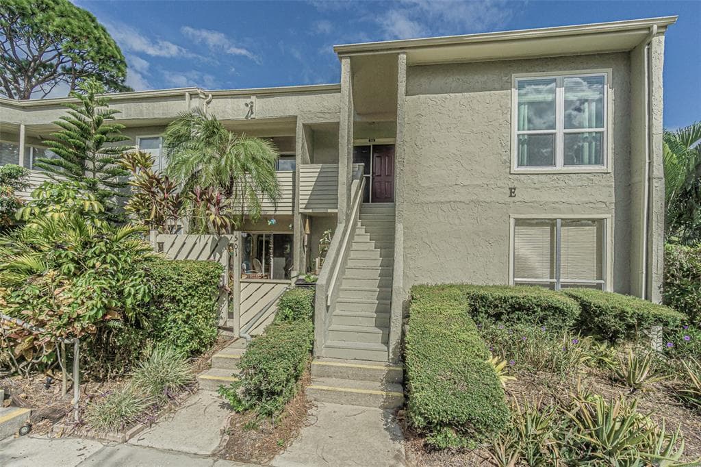 502 WINDRUSH BAY DRIVE UNIT 502 TARPON SPRINGS, FL 34689