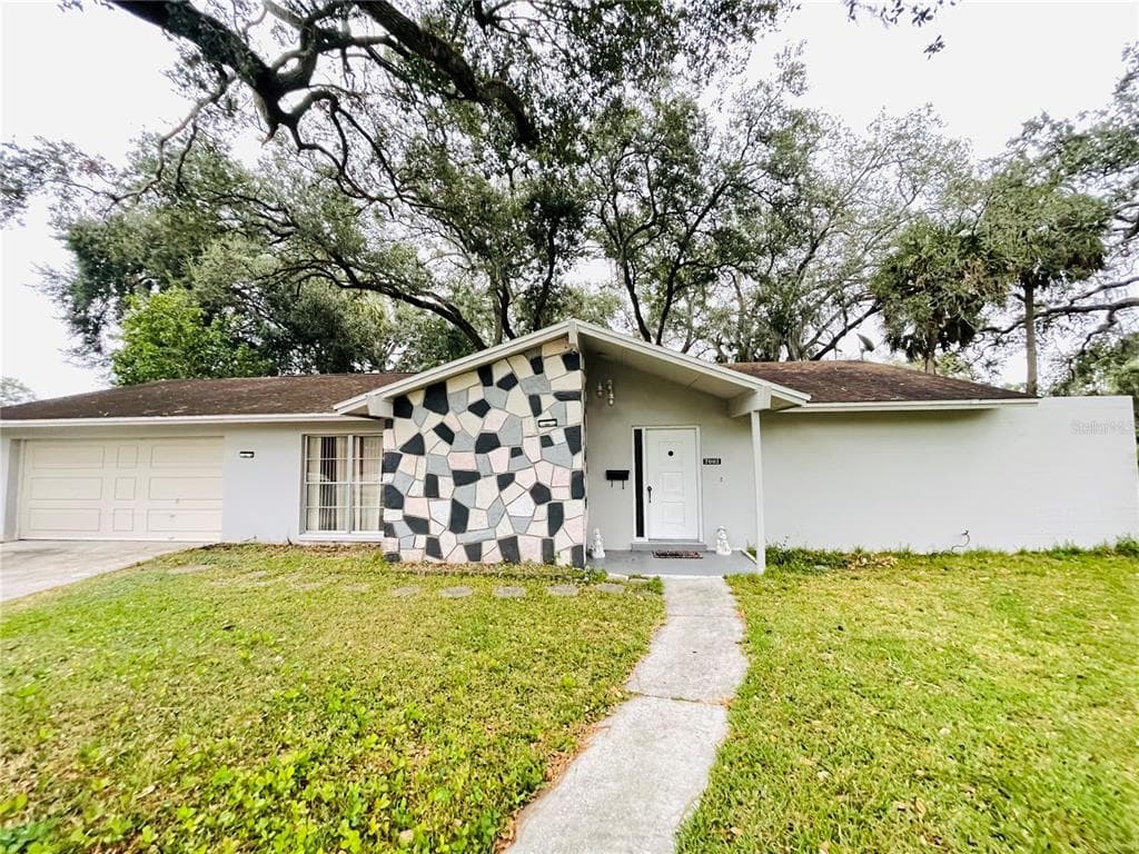 7003 GATEWAY COURT TAMPA, FL 33615