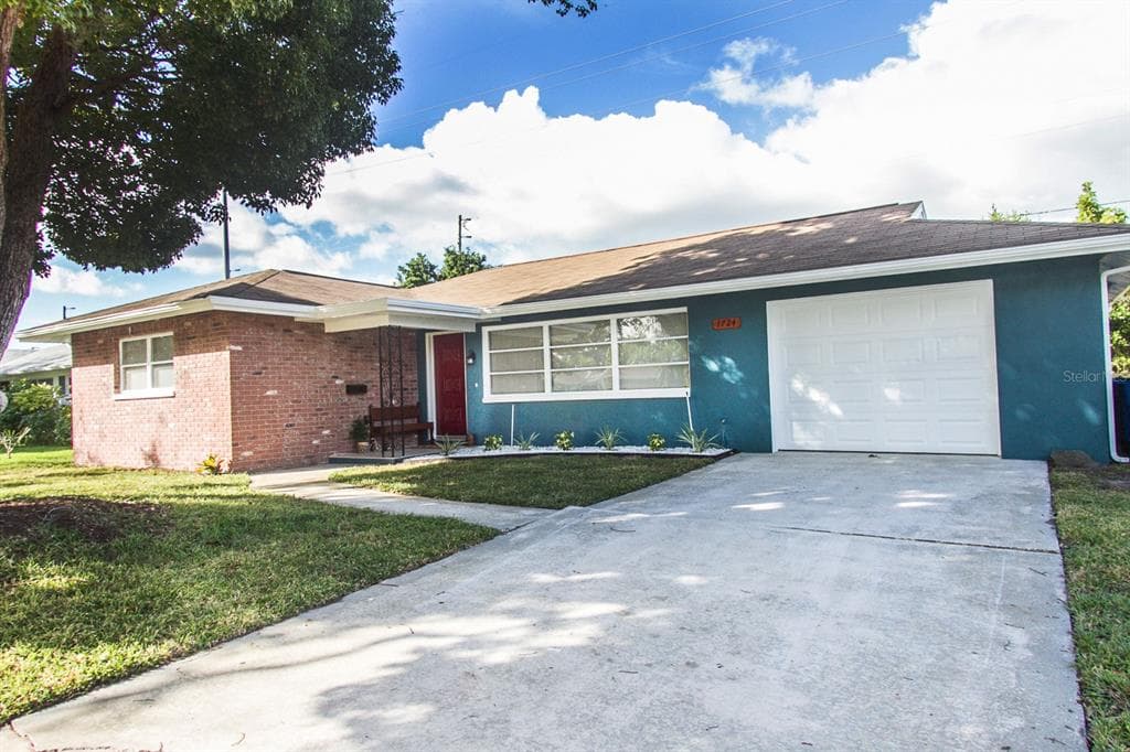 1724 STARLIGHT DRIVE