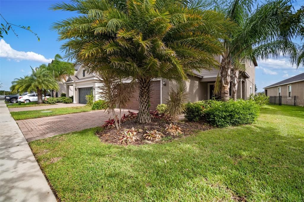 10081 SAGE CREEK DRIVE RUSKIN, FL 33573