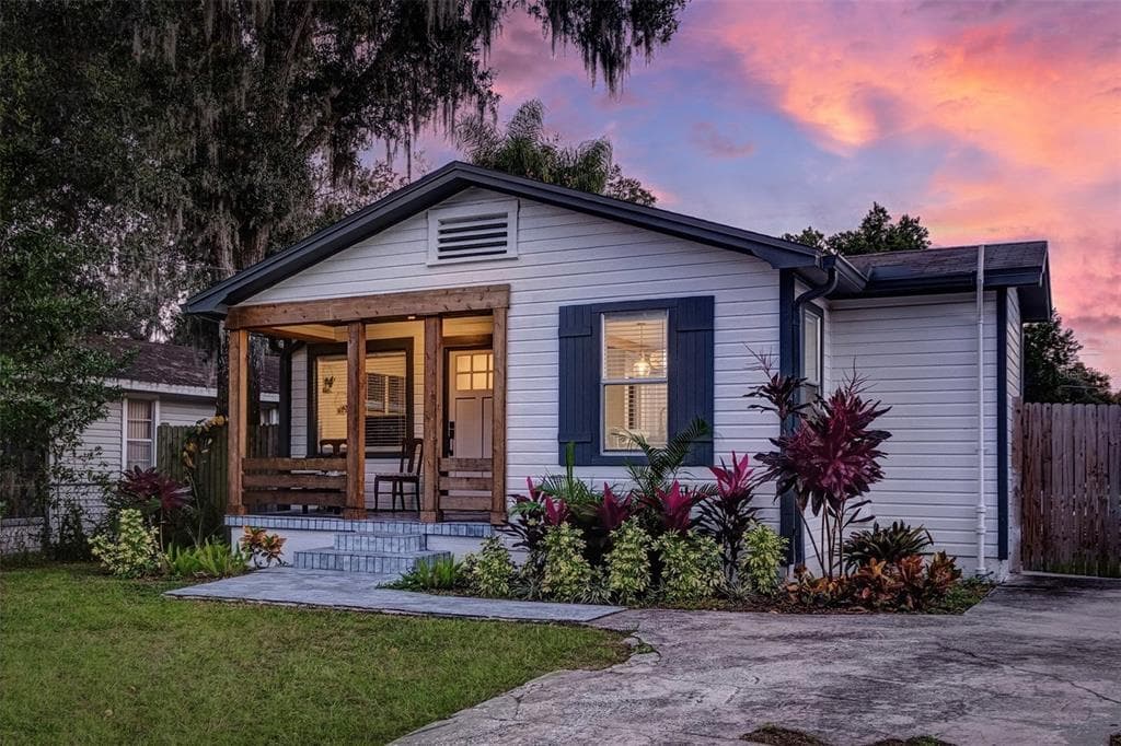 1221 E IDA STREET TAMPA, FL 33603