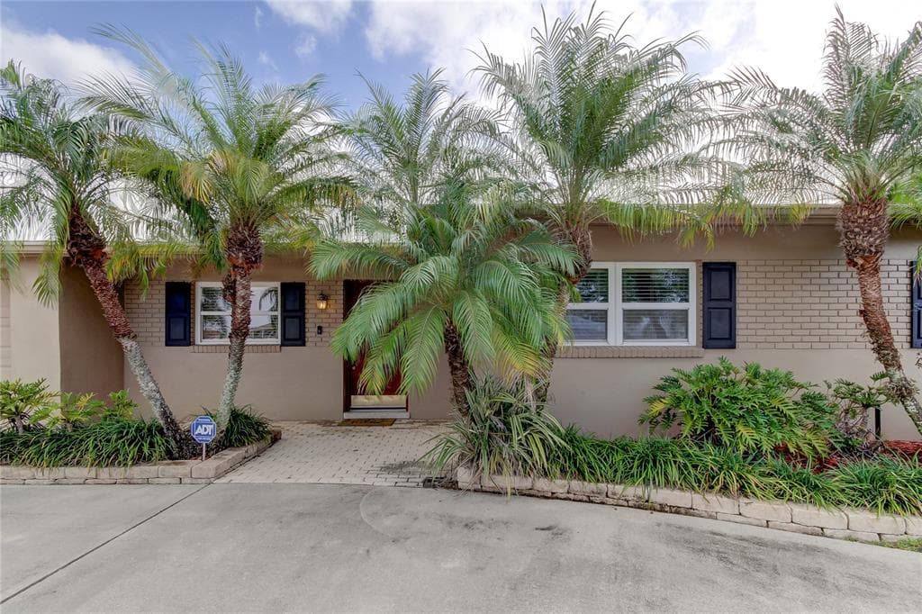 3935 W EDEN ROC CIRCLE TAMPA, FL 33634
