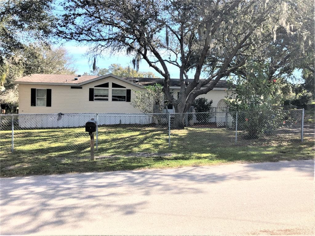 10028 LINDA STREET GIBSONTON, FL 33534