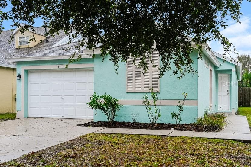 7541 OXFORD GARDEN CIRCLE APOLLO BEACH, FL 33572