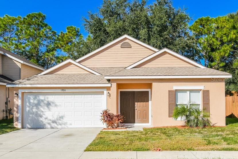 1324 LONGVILLE CIRCLE TAVARES, FL 32778