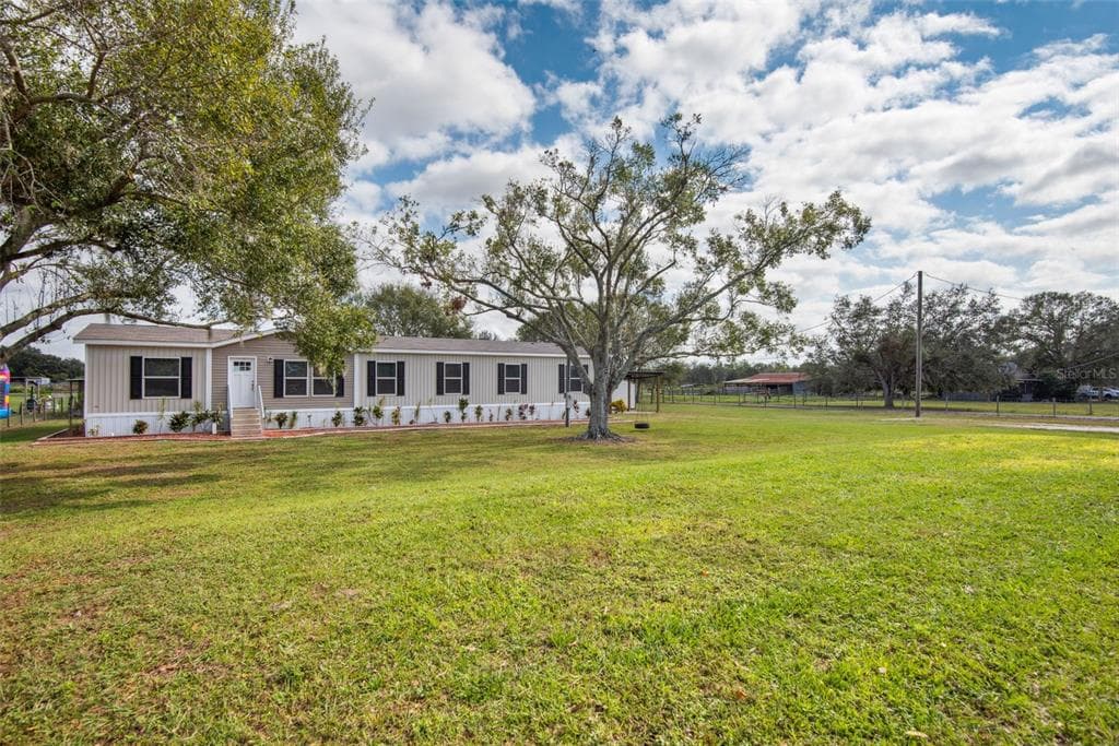 15190 MCGRADY ROAD WIMAUMA, FL 33598