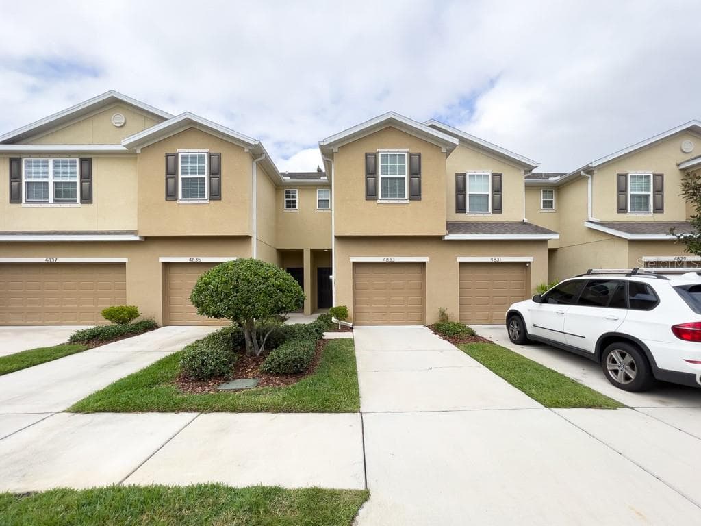 4833 WHITE SANDERLING COURT TAMPA, FL 33619