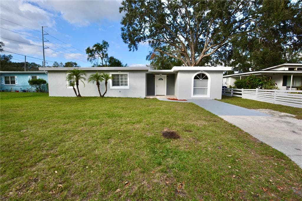 3004 E SLIGH AVENUE TAMPA, FL 33610