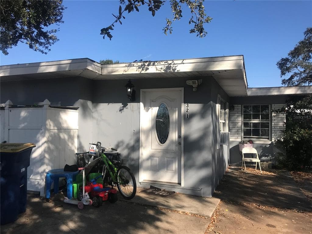 321/323 N SATURN AVENUE CLEARWATER, FL 33755