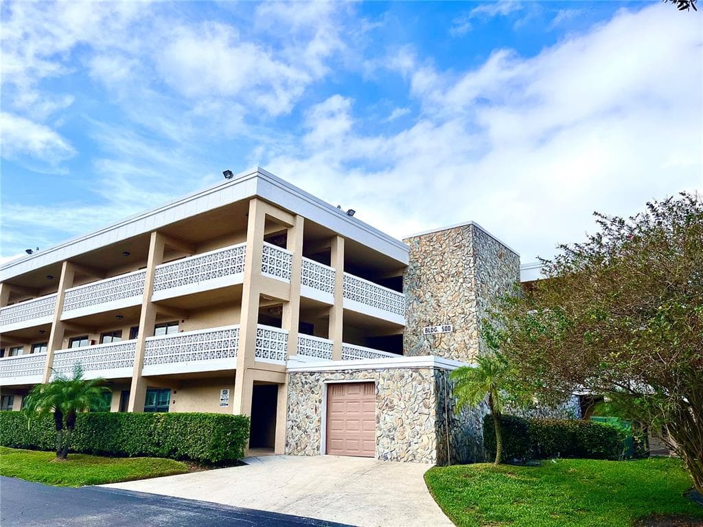 5080 LOCUST STREET NE UNIT 219 ST PETERSBURG, FL 33703
