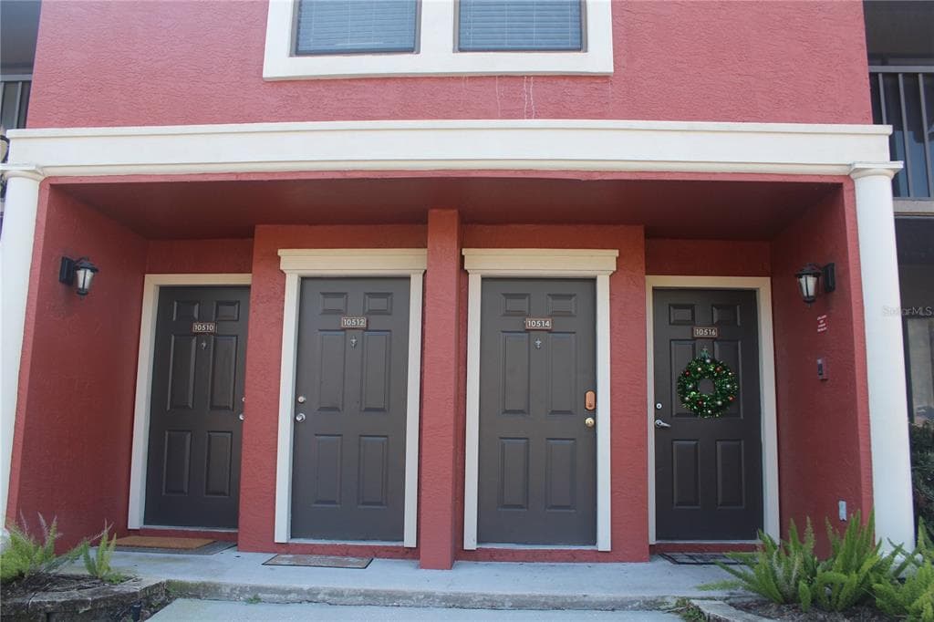 10514 WATERVIEW COURT TAMPA, FL 33615