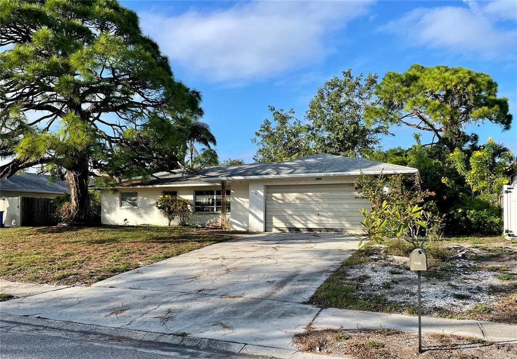 4106 24TH AVENUE W BRADENTON, FL 34205