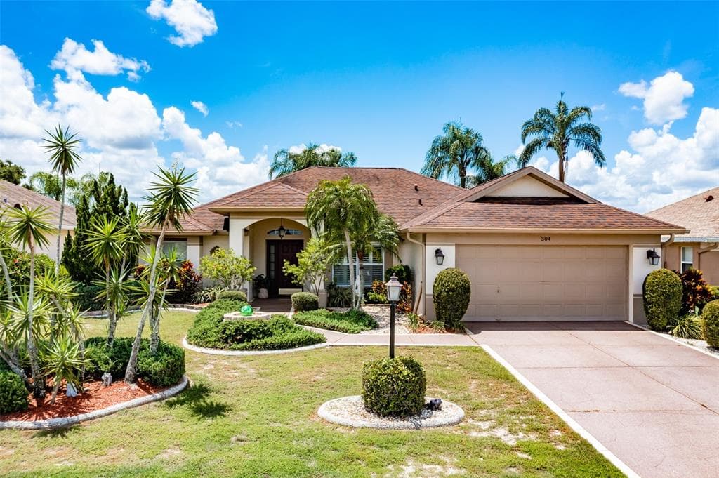 304 CALOOSA PALMS COURT