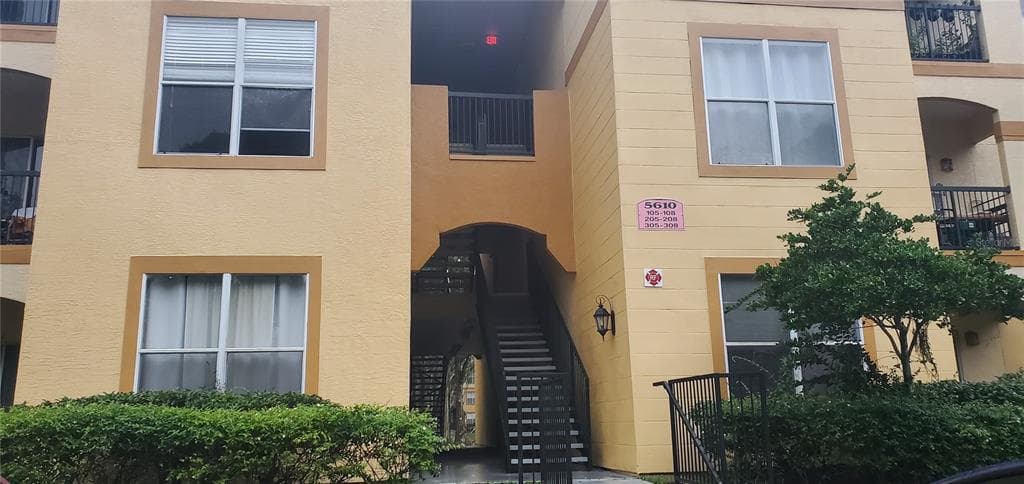 5610 PINNACLE HEIGHTS CIRCLE UNIT 105 TAMPA, FL 33624