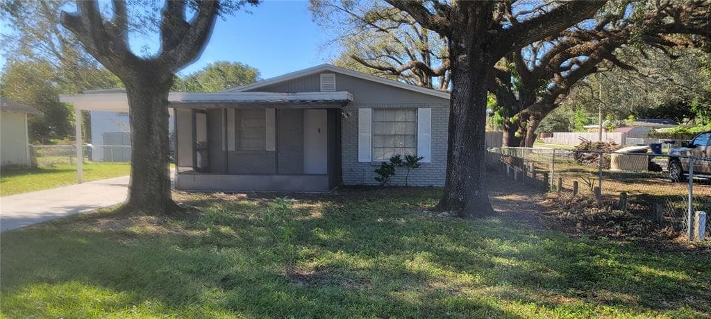 8522 N BROOKS ST TAMPA, FL 33604