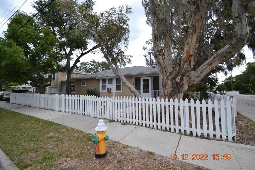 1156 SUNSET POINT ROAD UNIT D CLEARWATER, FL 33755