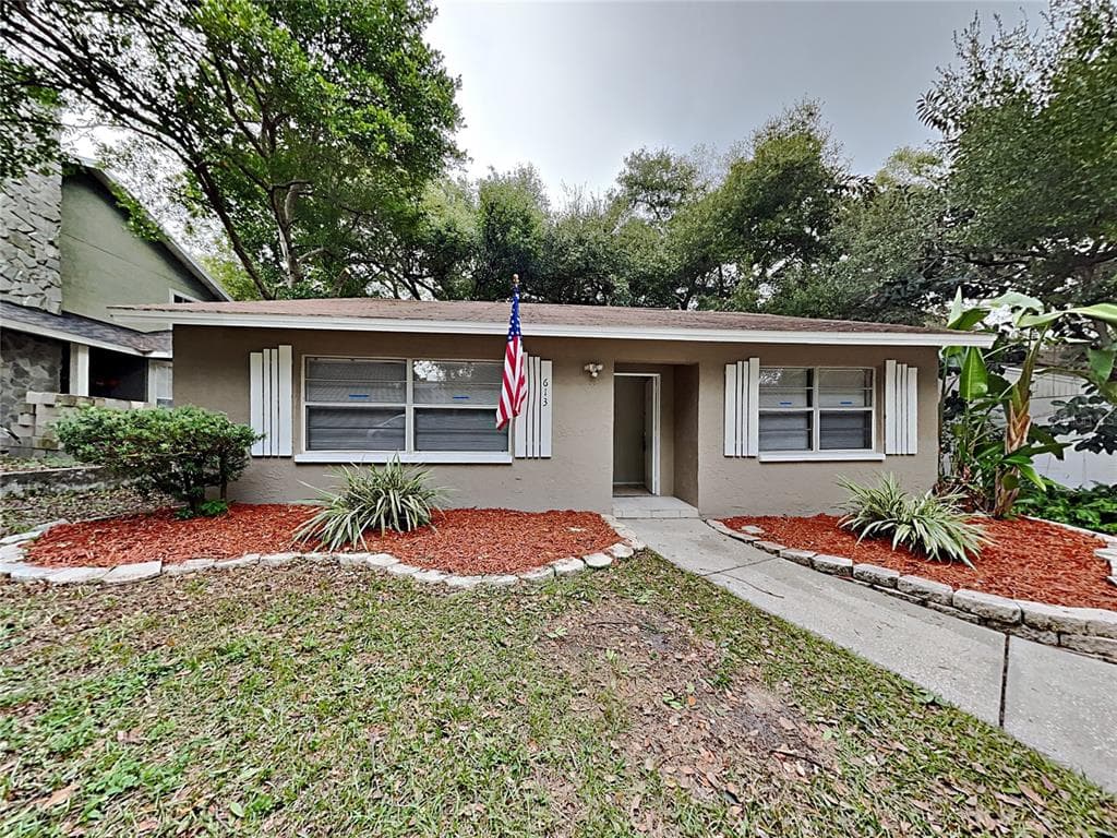 613 BOSTON STREET TARPON SPRINGS, FL 34689