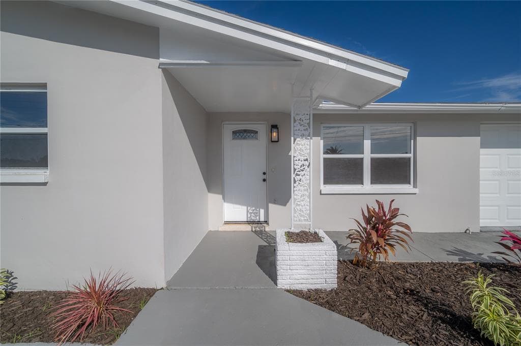 5335 FLORA AVENUE HOLIDAY, FL 34690