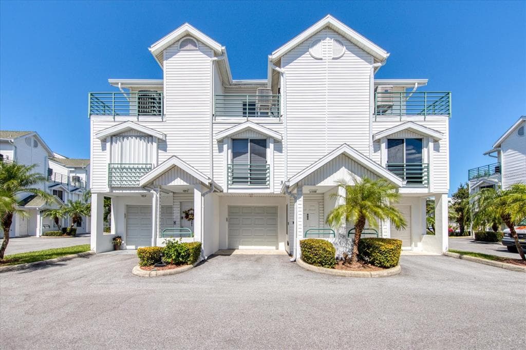 320 ISLAND WAY UNIT 402 CLEARWATER, FL 33767