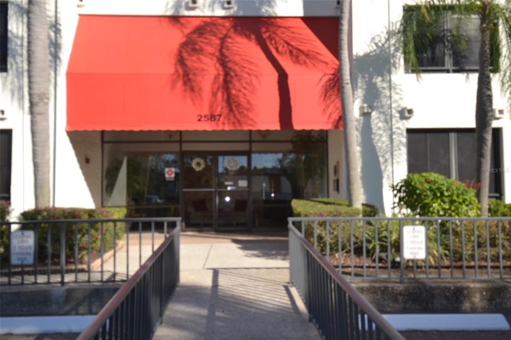 2587 COUNTRYSIDE BOULEVARD UNIT 6309 CLEARWATER, FL 33761