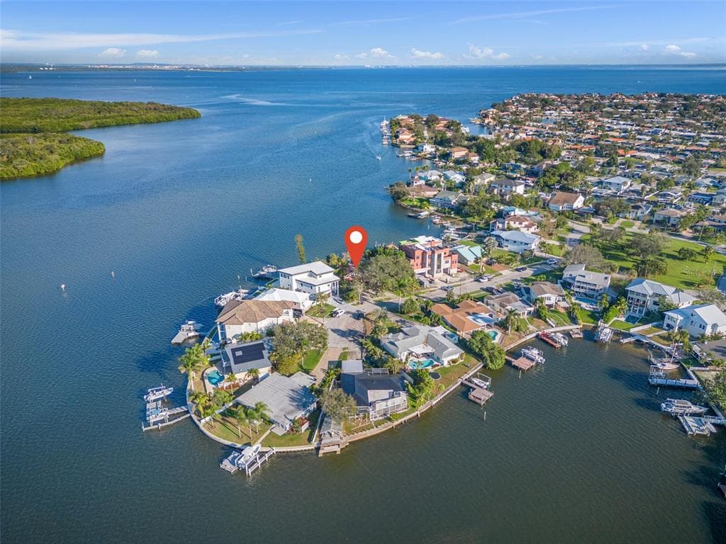 1941 ARROWHEAD DRIVE NE ST PETERSBURG, FL 33703