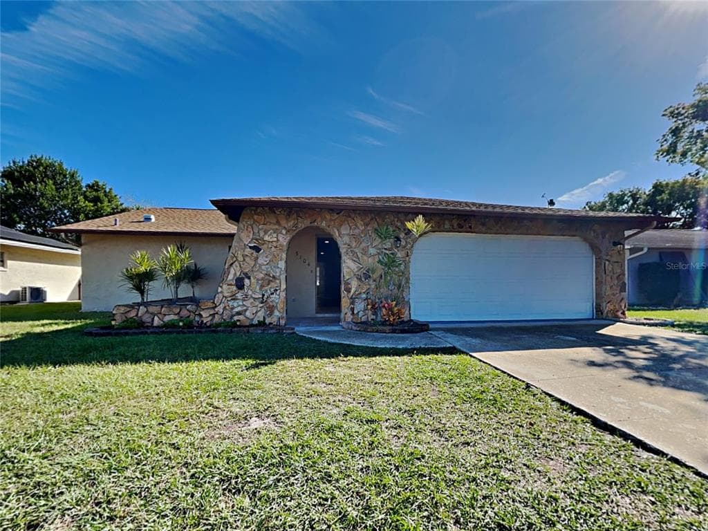 5104 DOEFIELD LANE NEW PORT RICHEY, FL 34653