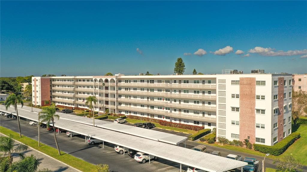 5501 80TH STREET N UNIT 102 ST PETERSBURG, FL 33709