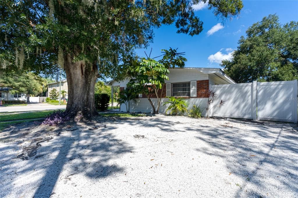 4313 W CORONA STREET TAMPA, FL 33629