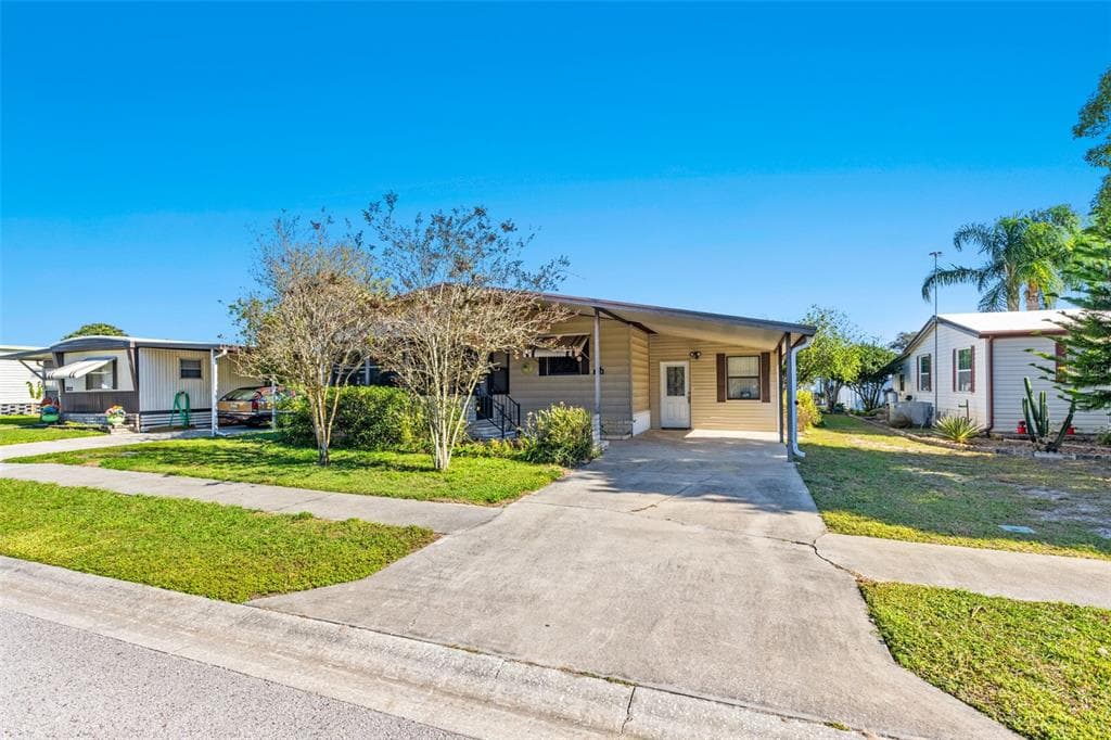 3818 SARAH DRIVE WESLEY CHAPEL, FL 33543