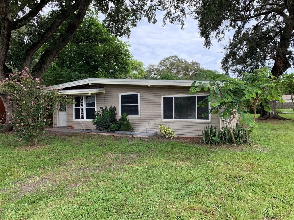 2521 W SOUTH AVENUE TAMPA, FL 33614