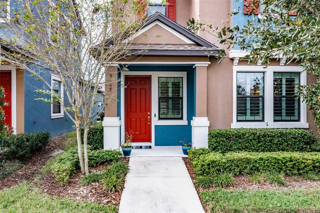 5607 HOMETOWN LANE LITHIA, FL 33547