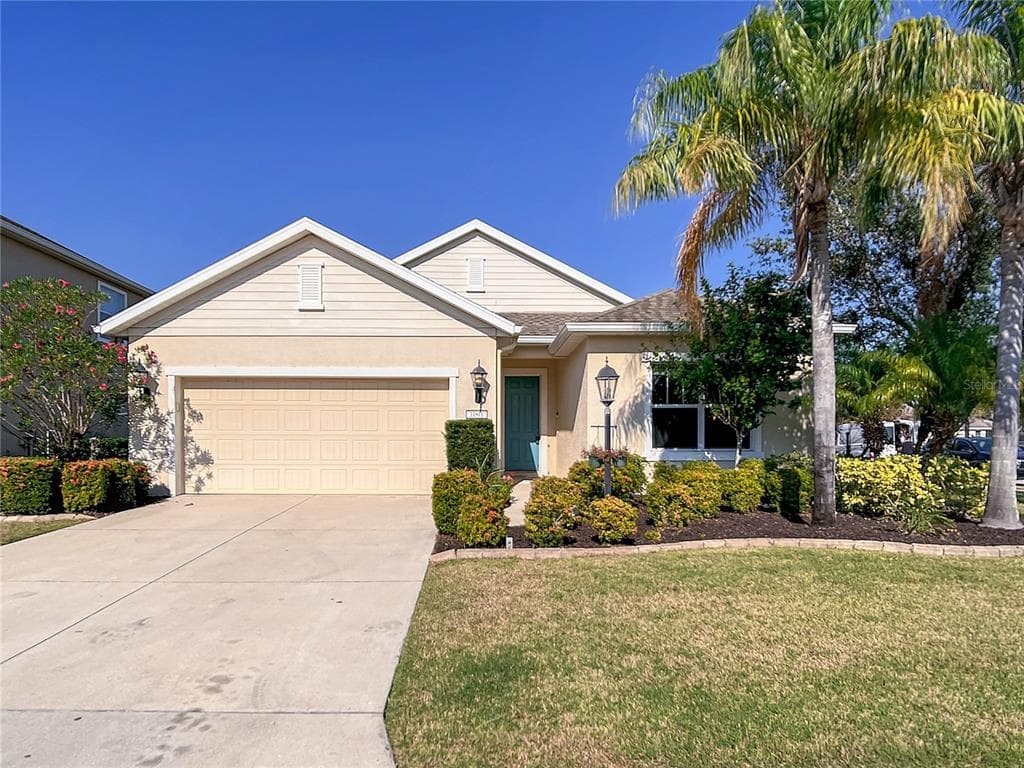 11811 FOREST PARK CIRCLE BRADENTON, FL 34211