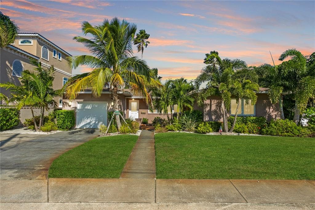 32 PARADISE LANE TREASURE ISLAND, FL 33706
