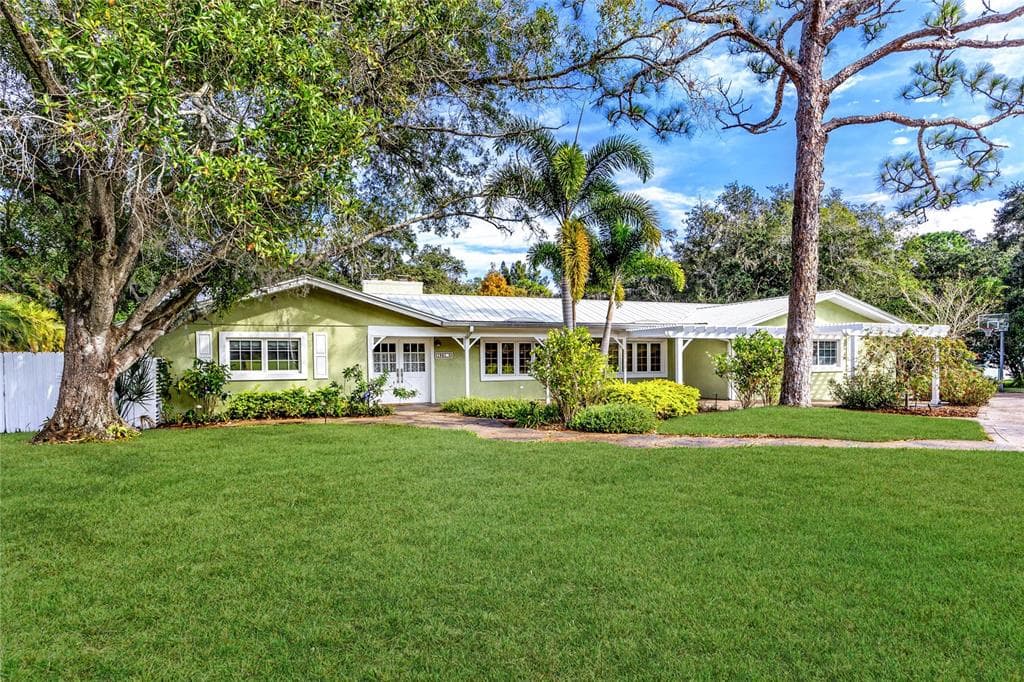 1941 SADDLE HILL ROAD S