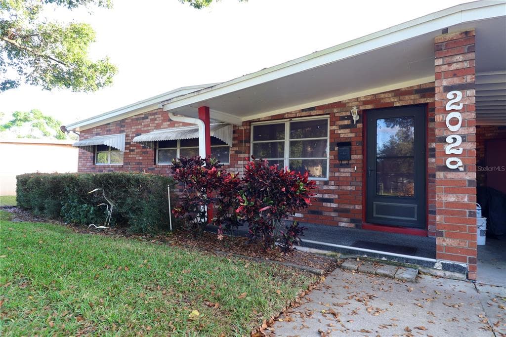 2029 CRYSTAL COURT S LAKELAND, FL 33801