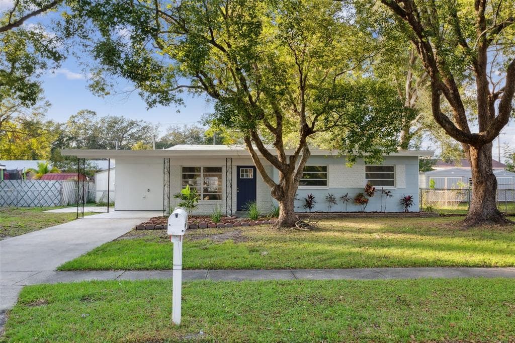 6216 TRAVIS BOULEVARD TAMPA, FL 33610