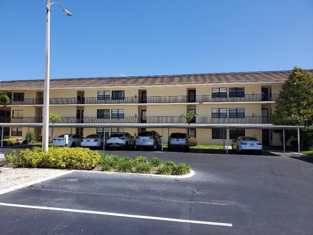 12300 VONN ROAD UNIT 4201 LARGO, FL 33774